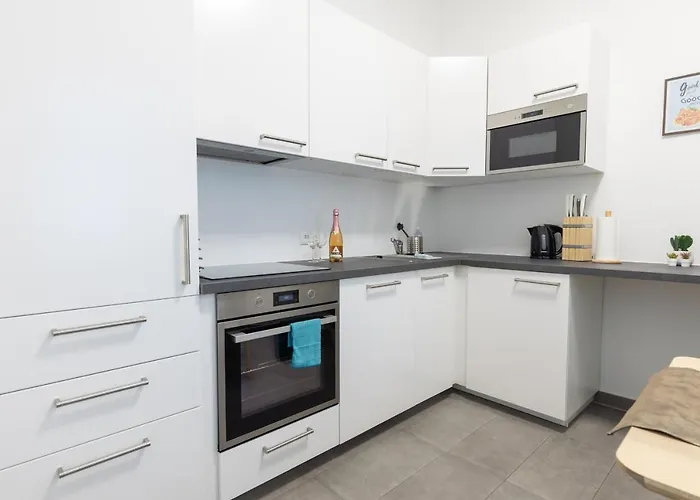 Yeshello Vienna Central Station Apartment